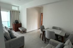 COD 434: APARTAMENTO COM VISTA PARA A PRAIA- SAQUAREMA.