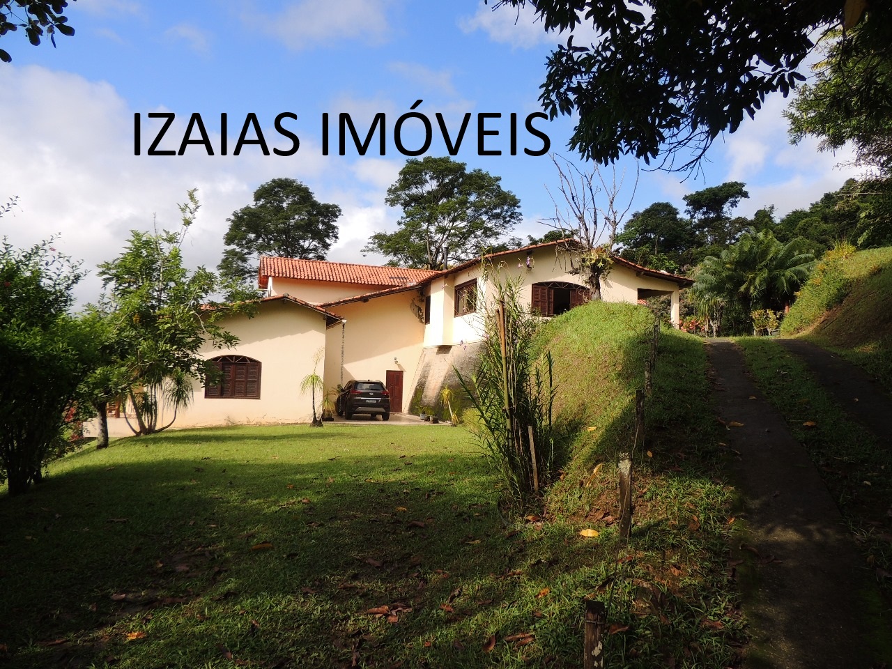 COD 352: LINDO SÍTIO COM AMPLA ÁREA – SAQUAREMA.