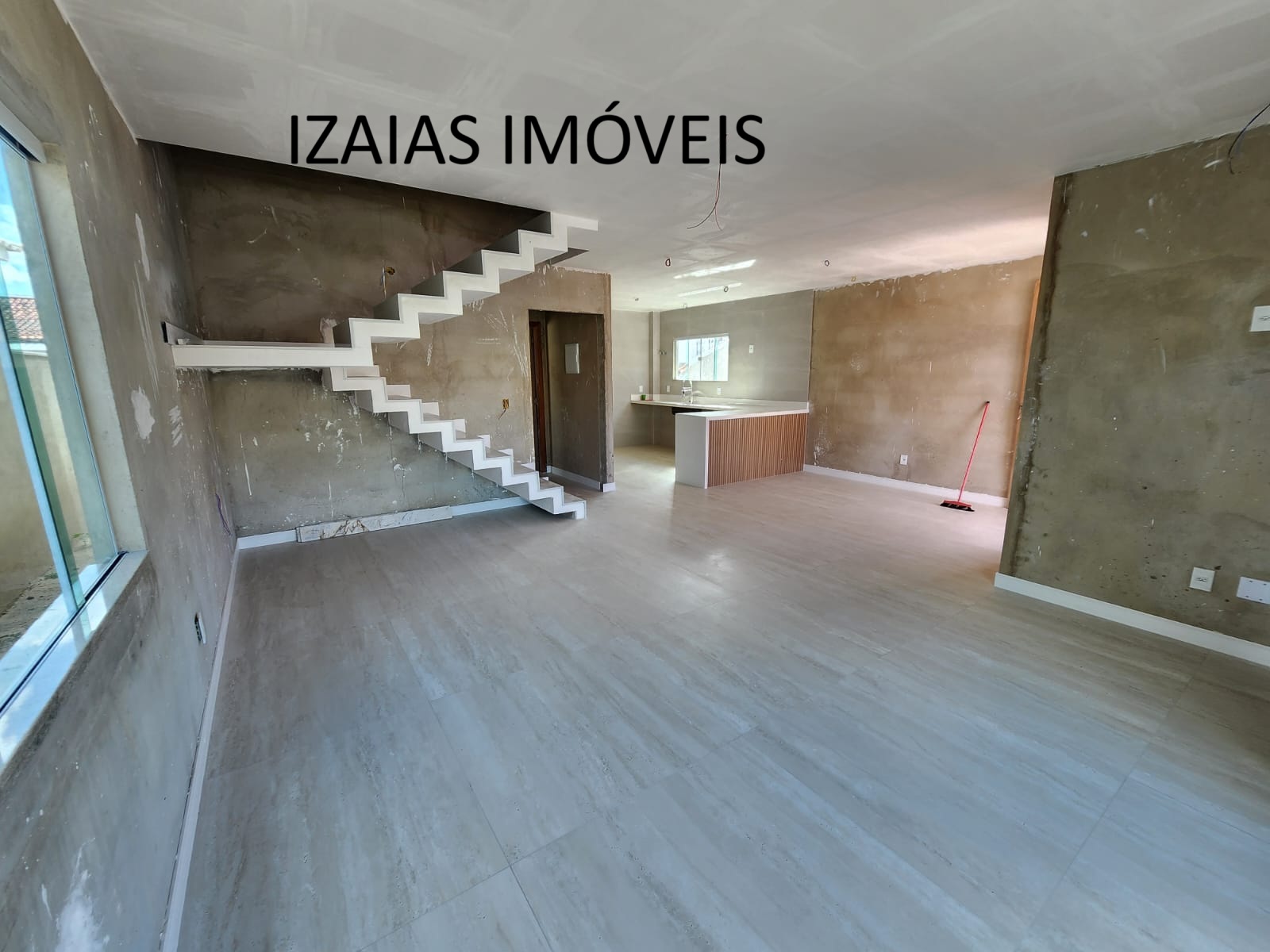 COD 447: CASA DE PRIMEIRA QUALIDADE PRÓXIMO A PRAIA – ARARUAMA.