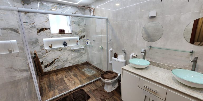 b852bce4-e9d9-4cb3-8841-f71d1cd159bd