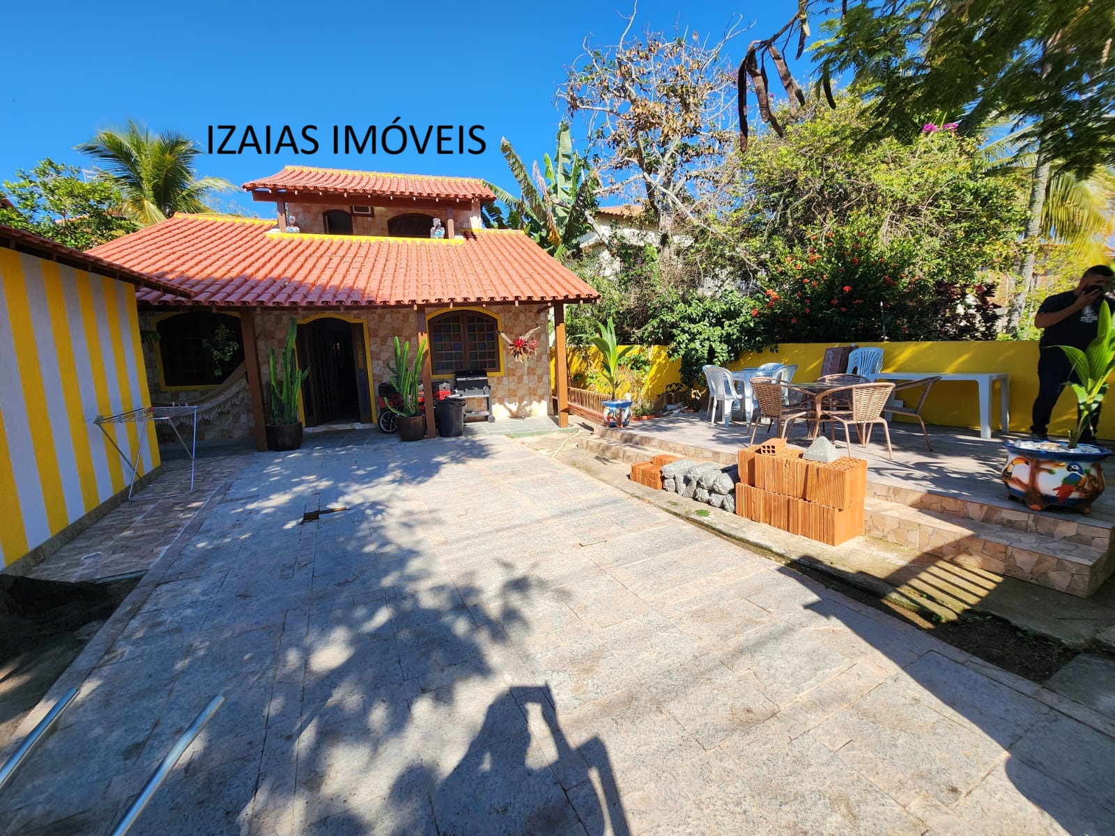 COD 319: LINDA CASA COM PISCINA PRÓXIMA A LAGOA DE SAQUAREMA.