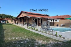 COD 387: LINDA CASA COM PISCINA PRÓXIMO A PRAIA DE ITAÚNA- SAQUAREMA.