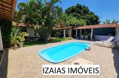 COD 370: LINDA CASA COM PISCINA EM VILATUR – SAQUAREMA.
