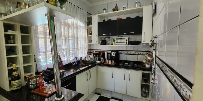 8C423378-E86A-4C11-A328-77FF2170BB54