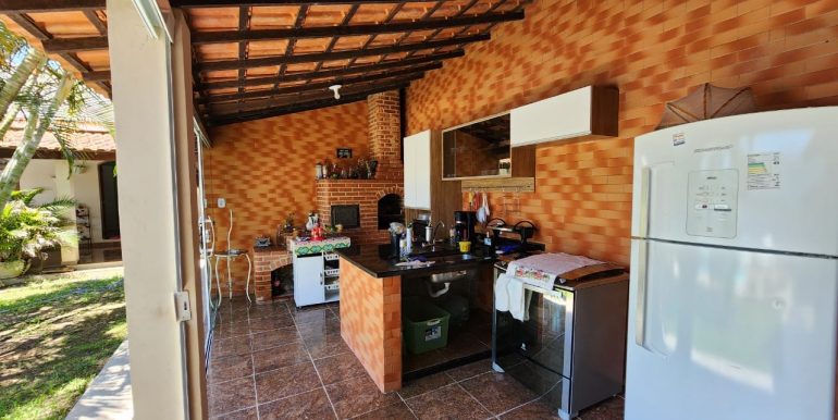 9024BD02-B854-45EE-B8C3-47AD76112D17